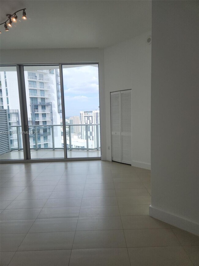 Photo - 300 S Biscayne Blvd Unit PH-3807