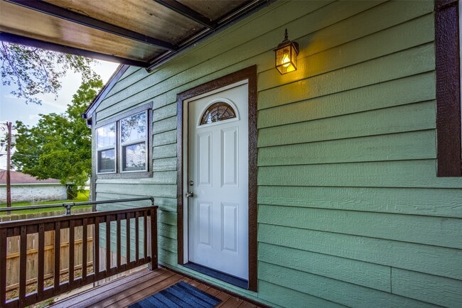 Photo - 1200 W Phillips St