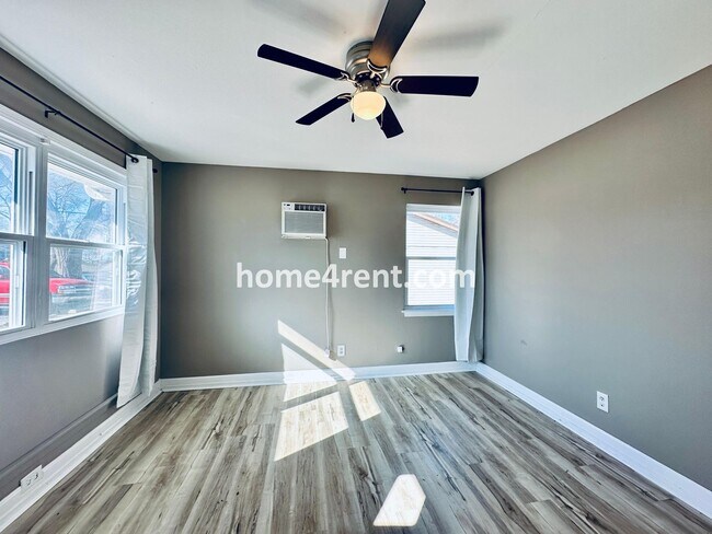 Photo - Two Bedroom Ranch Style Duplex Home in Grandview - Featuring Plenty of Natural Light, Fenced Yard...