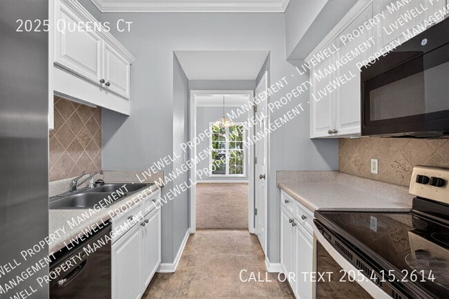 Photo - 2025 Queens Ct