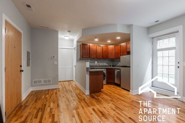 Photo - 556 W Arlington Pl