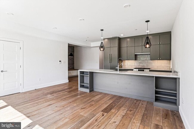 Photo - 2409 37th St NW Unidad 2