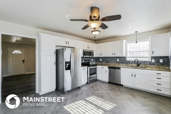 Photo - 193 Tecumseh Dr