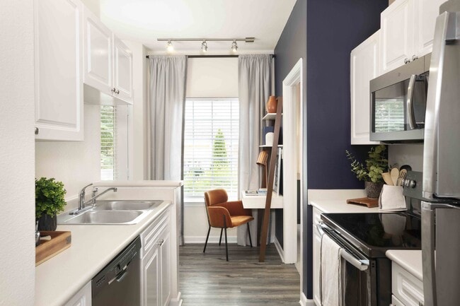 Kitchen - The Grove at Swift Creek