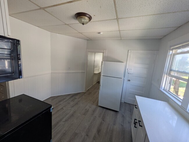 Photo - 156 Talbot Ave Unit 2