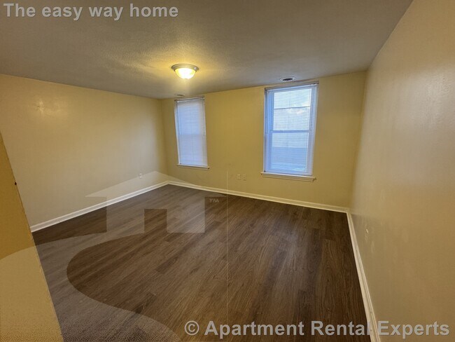 4 Douglass St Unit 1