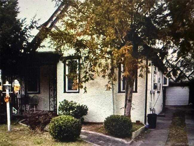 Building Photo - 735 Wesley St