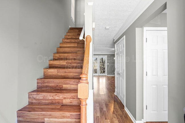 Photo - 1892 Lakestone Way