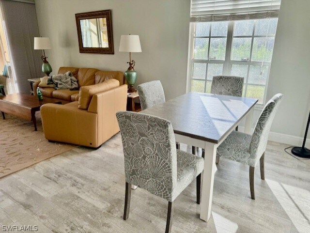 Photo - 651 Wiggins Lake Dr Unidad 102