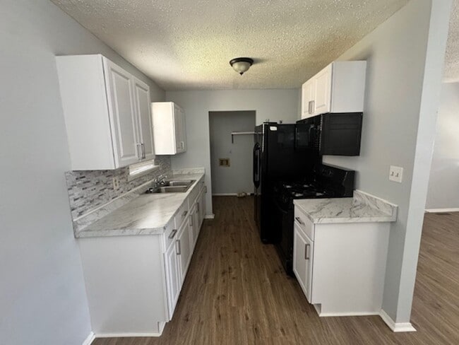 Photo - 409 Brown St