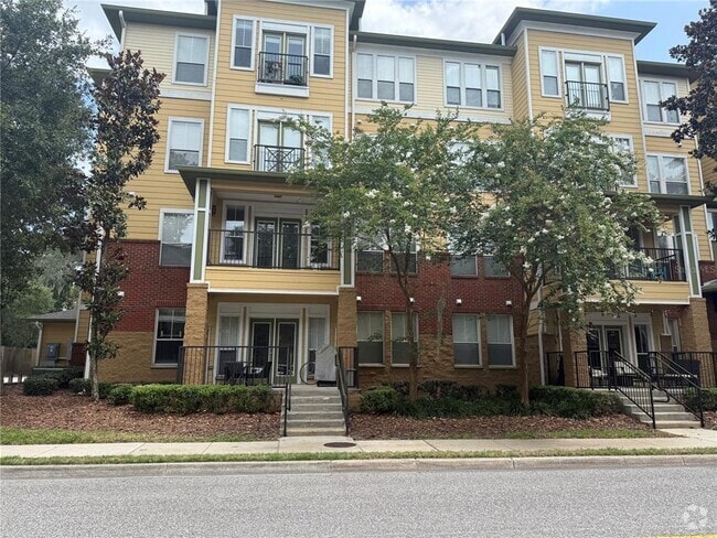 Building Photo - 1185 SW 9th Rd Unit 202 Rental