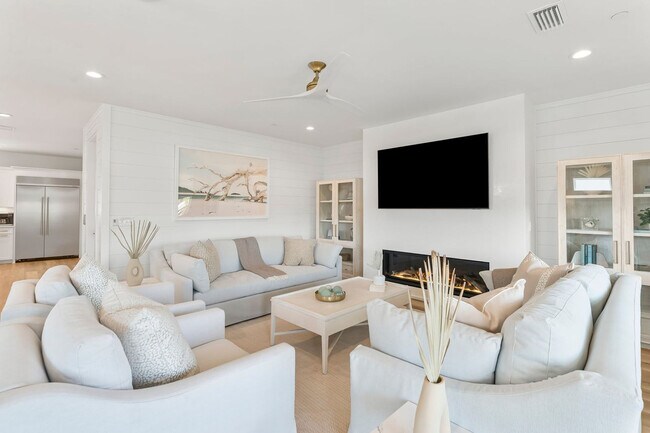 Photo - 8212 S Thomas Dr Unidad SI ID1603772P