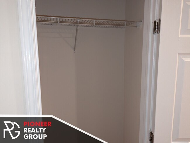 Photo - 914 W Dakin St Unidad 405