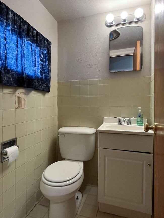 Photo - 3 Bedroom For Lease