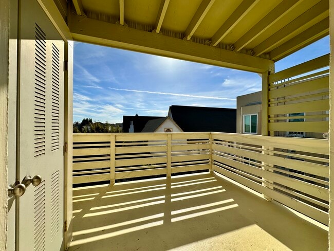 Photo - 817 Foothill Blvd Unit 817 foothill Blvd Oakland CA 9466