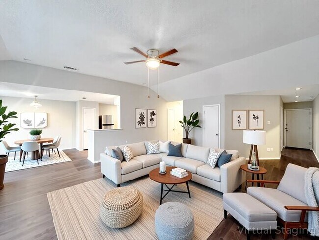 Photo - 129 E Bancroft Dr