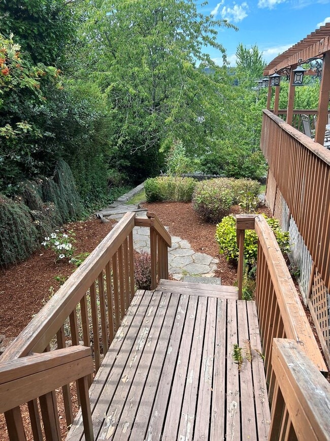 Photo - 19857ham Unit B