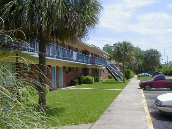 Three Rivers Apartments - Three Rivers Apartments