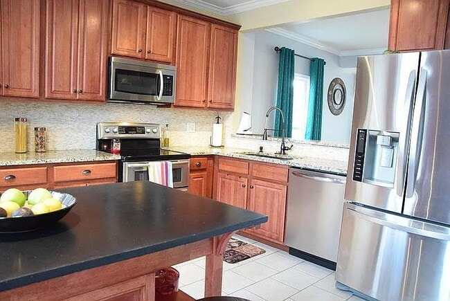 Discover Potential: Expansive 2,439 Sq Ft Space in Vibrant Nashville Locale!