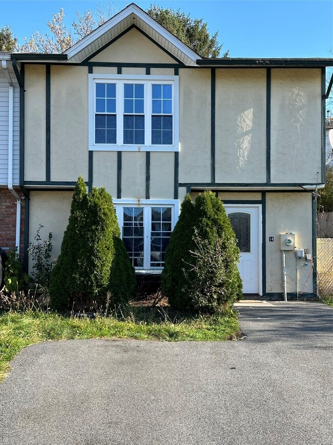 Building Photo - 14 Columbine Ct