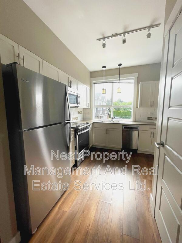 110-110 Baxter Ave