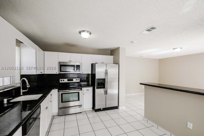 Photo - 621 SW 176th Ave