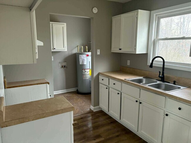 Photo - 213 Poplar St