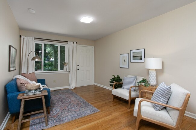 Photo - Spacious 1 Bedroom Duplex close to UNC Cam...