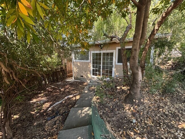 Building Photo - 552 Unit 552 A -1 Rental