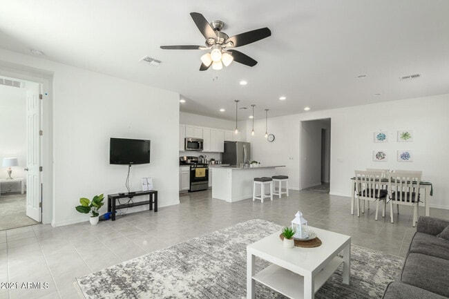 Photo - 1507 S Honeysuckle Ln