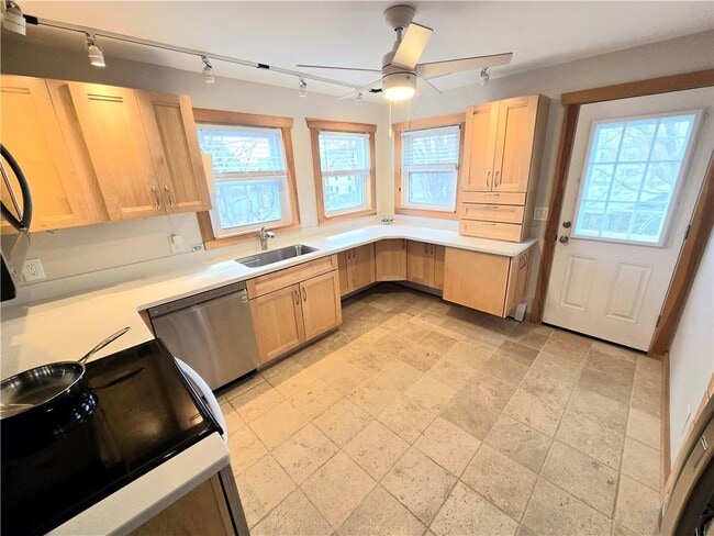 Photo - 8 Caswell Ave Unit D