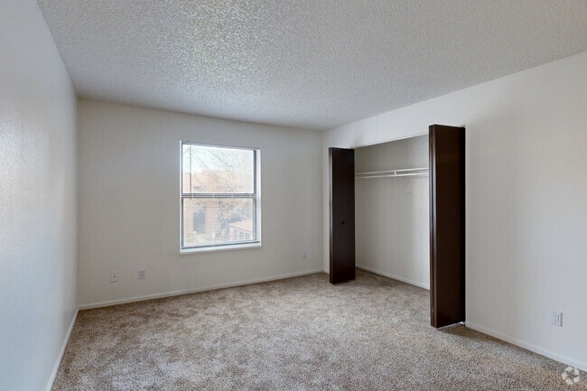2BR, 2BA - 1,025SF