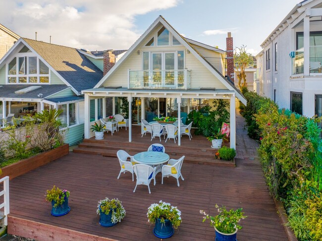 Photo - 1128 E Balboa Blvd