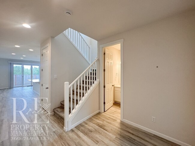 Photo - 10352 Chimes Pl NW