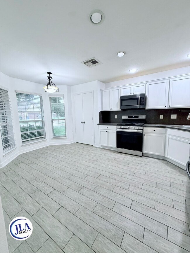 Photo - 21604 Horseshoe Dr