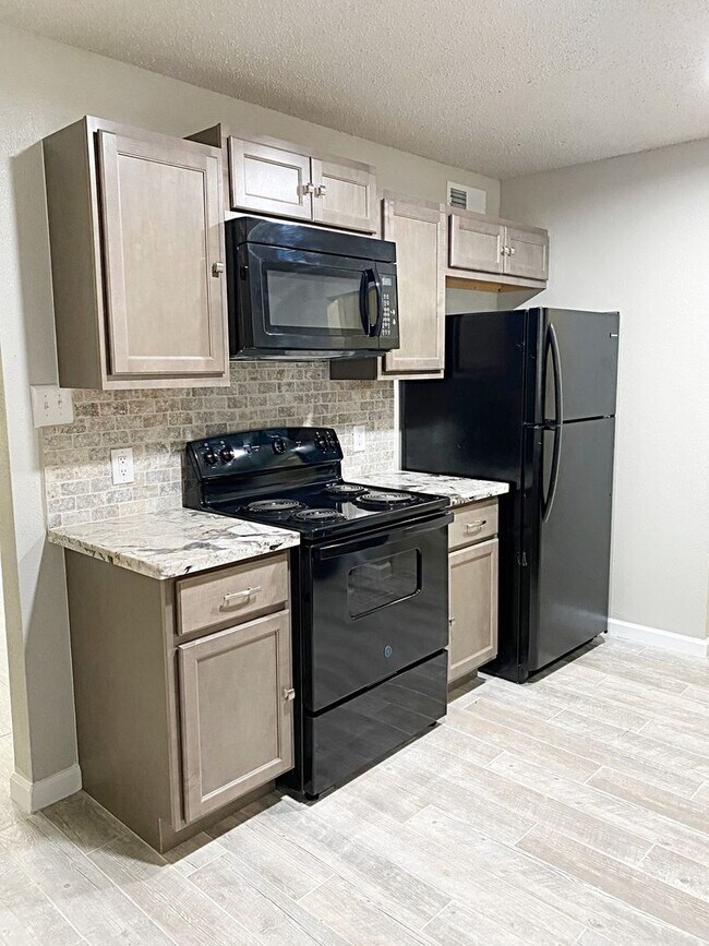 Photo - 6025 Bedford Dr