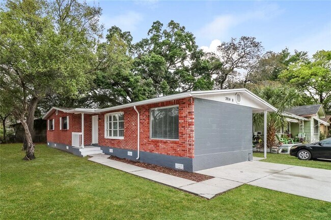 Building Photo - 3914 Deleuil Ave