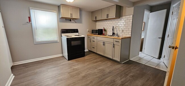 72 Hyde St Unit 72 Hyde Street #1