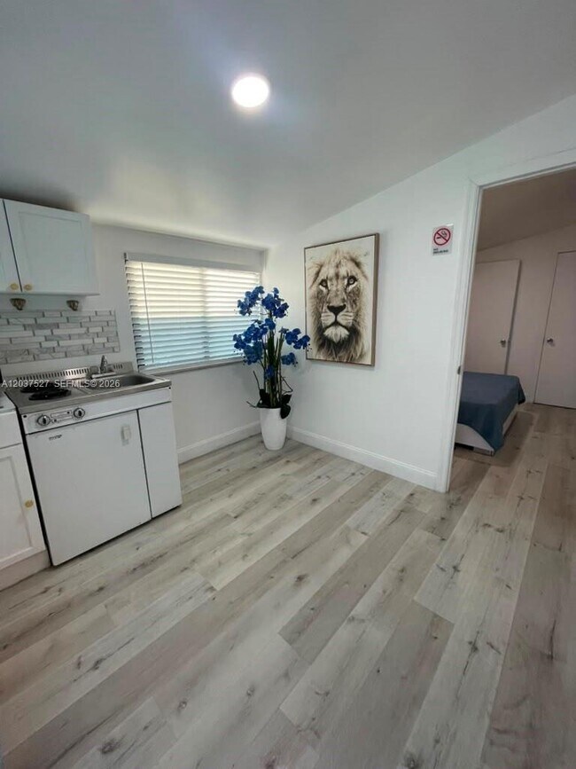 Photo - 5615 Hope St Unit 1