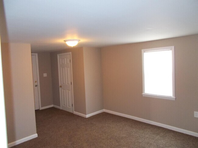 Photo - 491 Ellis Ave