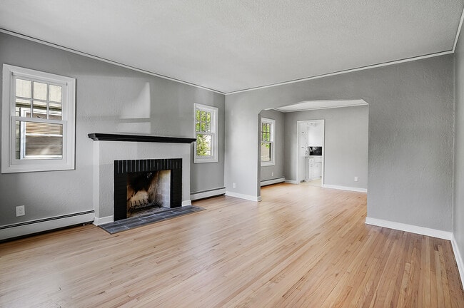 Photo - 2082 Berkeley Ave