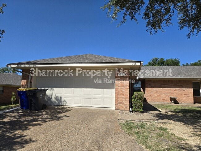 Building Photo - 708 Old Lorena Rd Rental