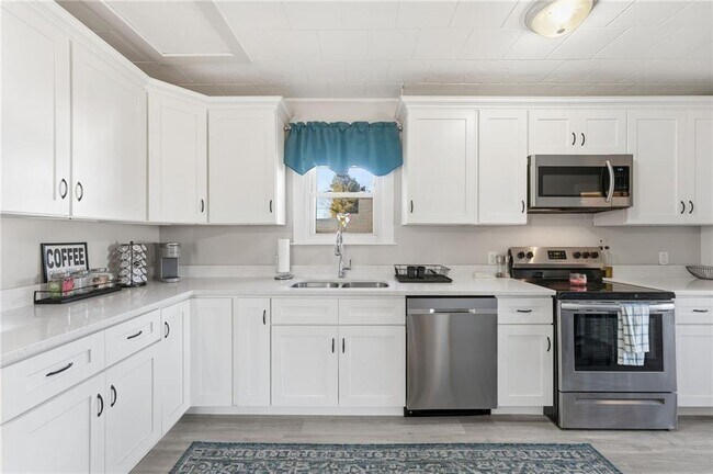 Photo - 213 St Louis Ave