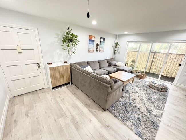 Photo - 2362 Hosp Way Unit 136