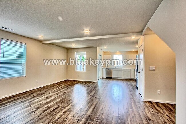 10312 NE 79th Ct