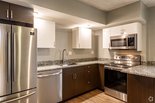 Mirrored Floorplan of Type D - The Apartments at Hotel Phillips