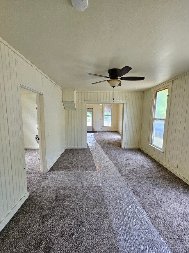 Building Photo - 1250 N Jefferson Ave