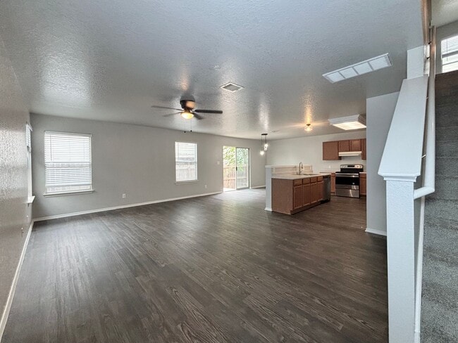 Photo - Spacious 4 Bedroom Home in Bristol Forest!