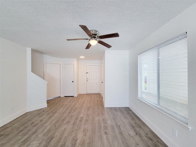 Photo - 10030 Farrell Dr