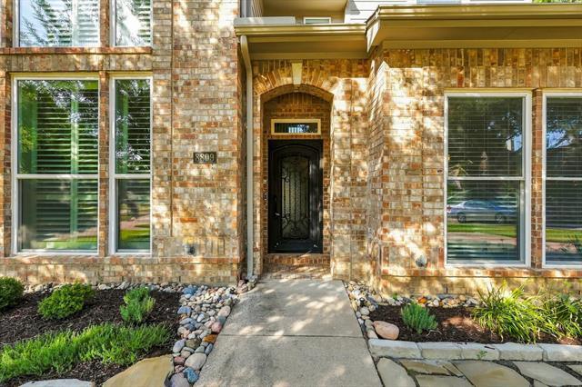 8809 Hedge Row Ct